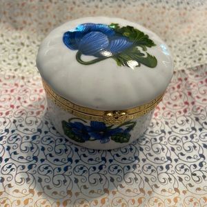 Aynsley Little Switzerland Bone China Trinket Box